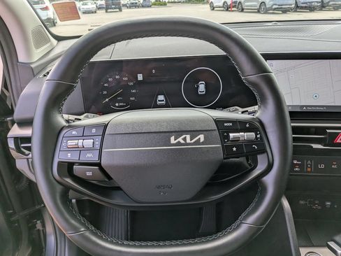 Certified 2026 Kia Sportage SX FWD image 31