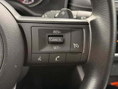 Used 2023 Nissan Rogue S image 32