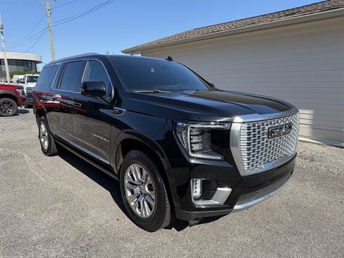 Used 2023 GMC Yukon XL Denali image 3