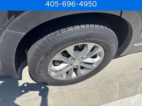 Used 2020 Hyundai Santa Fe SEL FWD image 12