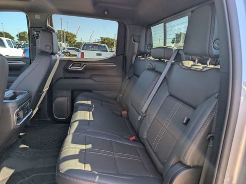 Used 2025 Chevrolet Silverado 1500 High Country AWD/4WD image 27