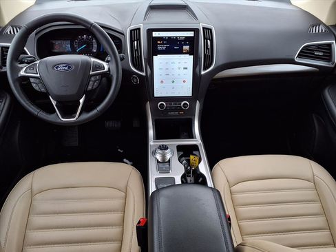 Used 2024 Ford Edge SEL w/ Convenience Package image 11