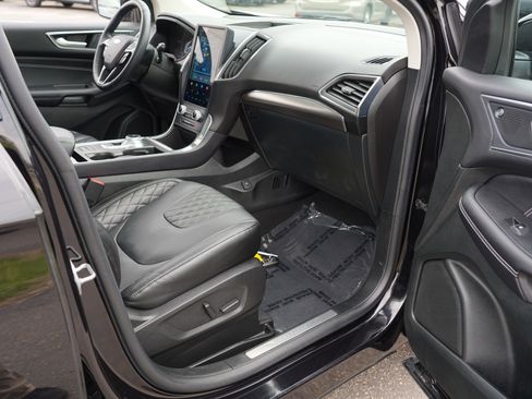 Used 2023 Ford Edge Titanium w/ Equipment Group 301A AWD/4WD image 31