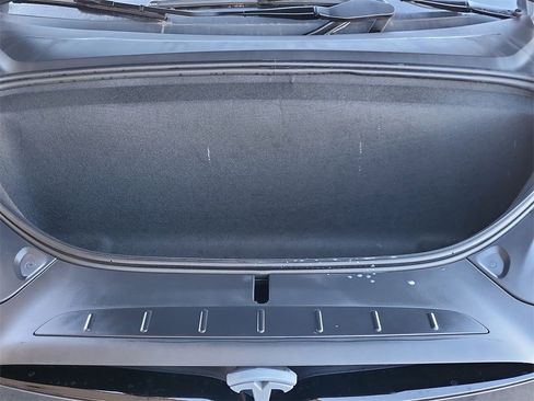 Used 2022 Tesla Model X image 19