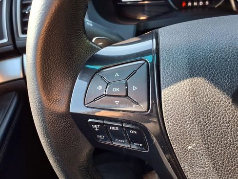 Used 2017 Ford Explorer XLT w/ Equipment Group 202A FWD image 22