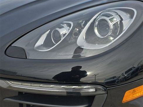 Used 2017 Porsche Macan Base image 34