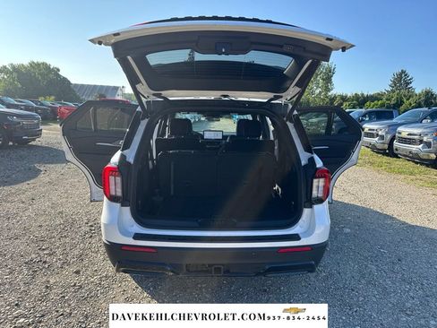 Used 2025 Ford Explorer ST-Line AWD/4WD image 29