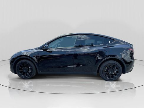 Used 2023 Tesla Model Y Long Range AWD/4WD image 4