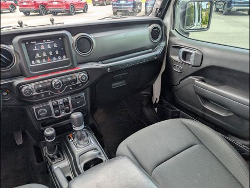 Used 2022 Jeep Wrangler Unlimited Sport AWD/4WD image 9