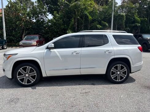 Used 2019 GMC Acadia Denali w/ Technology Package FWD image 4