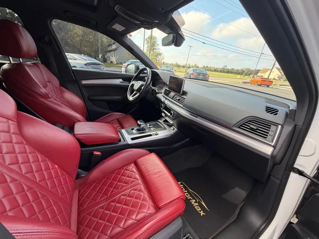 Used 2018 Audi SQ5 Premium Plus w/ Navigation Package AWD/4WD image 8