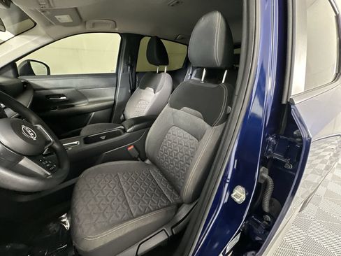 Certified 2025 Nissan Kicks SV FWD image 11