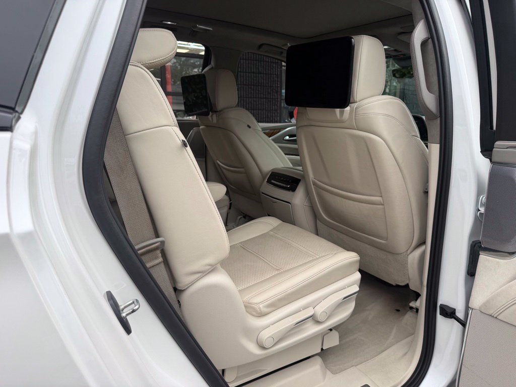 Used 2021 Cadillac Escalade Premium Luxury Platinum w/ LPO, Radiant Package AWD/4WD image 38