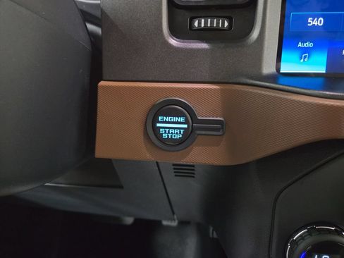 Used 2024 Ford Bronco Outer Banks AWD/4WD image 18