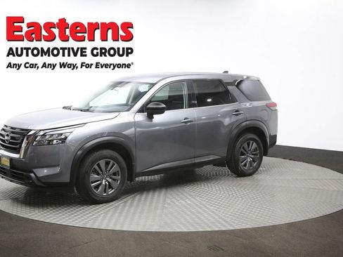 Used 2024 Nissan Pathfinder S image 56