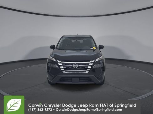 Used 2025 Nissan Rogue SV FWD image 5