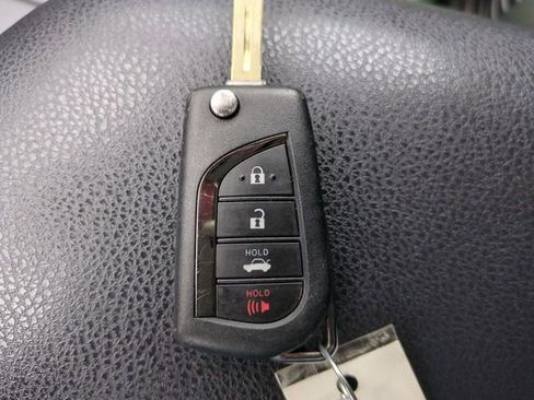 Used 2019 Toyota Camry SE FWD image 25
