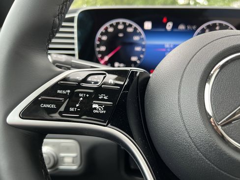 Used 2025 Mercedes-Benz GLE 450 450 4MATIC Coupe w/ Driver Assistance Package image 19