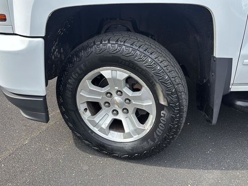 Used 2018 Chevrolet Silverado 1500 LT w/ All Star Edition AWD/4WD image 5