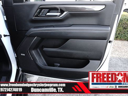Used 2026 GMC Yukon XL Elevation w/ Elevation Premium Package AWD/4WD image 43