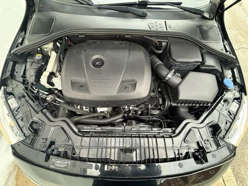 Used 2018 Volvo V60 T5 Cross Country w/ Convenience Package image 18