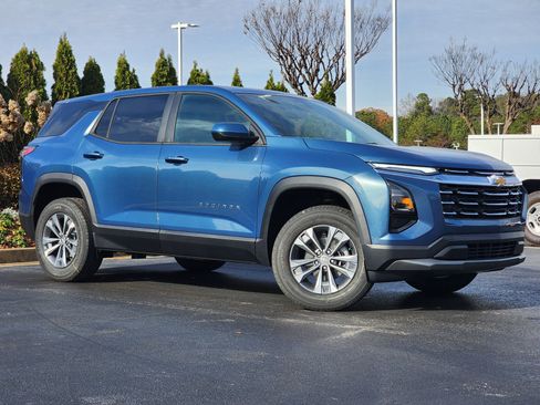 New 2026 Chevrolet Equinox LT w/ Convenience Package II image 2