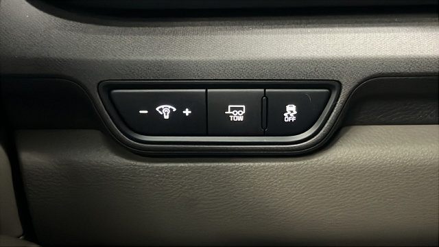 Used 2025 Kia Carnival SX FWD image 32
