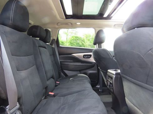 Used 2018 Nissan Murano SV w/ Premium Package AWD/4WD image 16