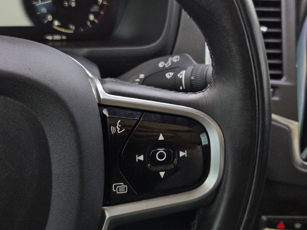 Used 2019 Volvo XC90 T6 Momentum AWD/4WD image 30