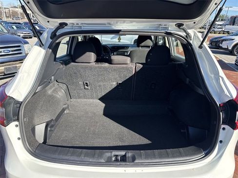 Used 2021 Nissan Rogue Sport S image 28