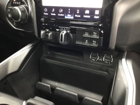 Used 2023 RAM 1500 Big Horn AWD/4WD image 23