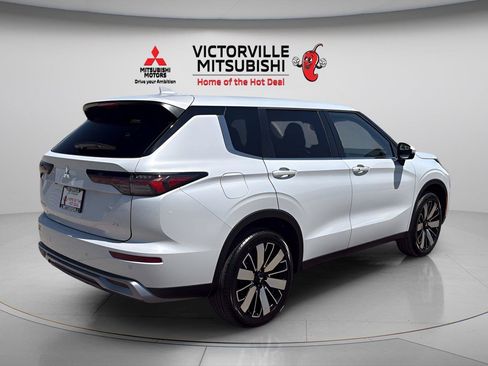 New 2026 Mitsubishi Outlander SE FWD image 7