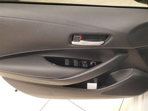 Used 2025 Toyota Corolla SE image 17