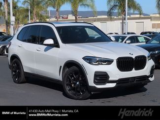 Used 2022 BMW X5 xDrive40i AWD/4WD video 1