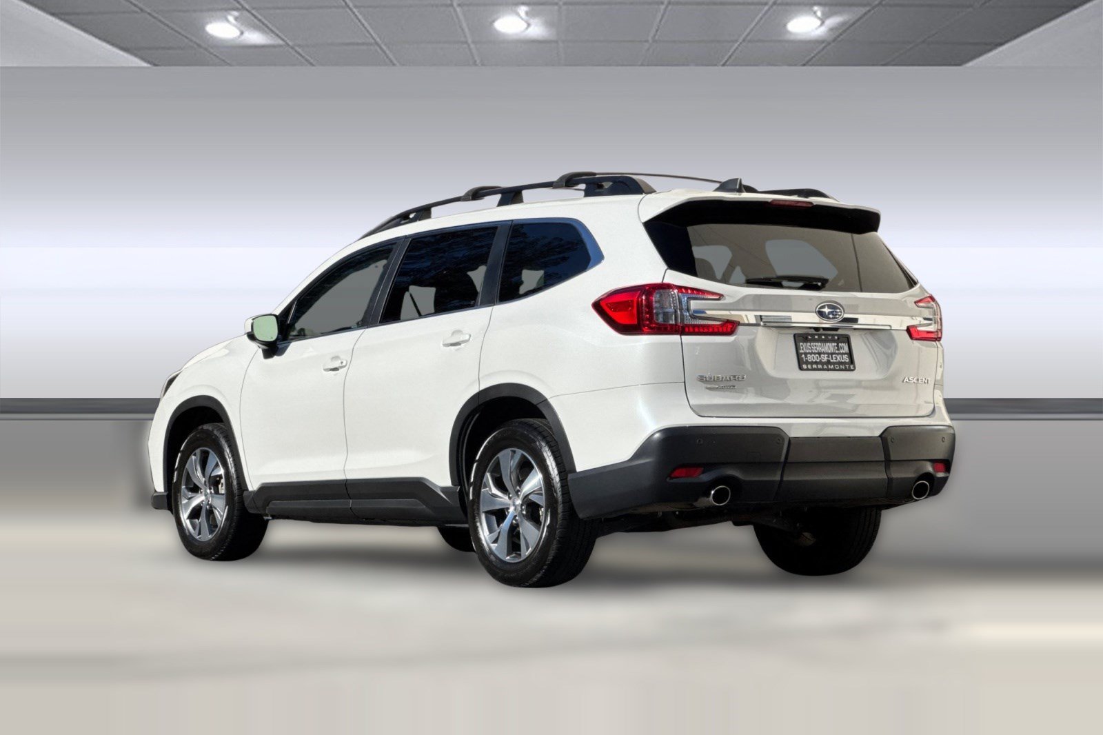 Used 2025 Subaru Ascent Premium AWD/4WD image 3