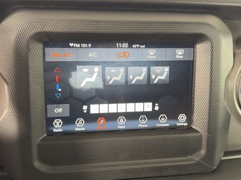 Used 2023 Jeep Wrangler Unlimited Sport AWD/4WD image 18