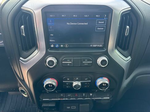 Used 2019 GMC Sierra 1500 Elevation w/ Elevation Convenience Package AWD/4WD image 12