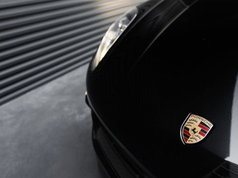 Used 2023 Porsche Macan AWD/4WD image 37