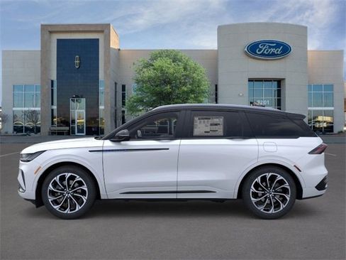 New 2026 Lincoln Nautilus Reserve image 3