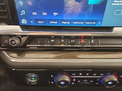 Used 2022 Chevrolet Silverado 1500 LT image 19