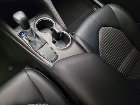 Used 2021 Toyota Camry SE image 26