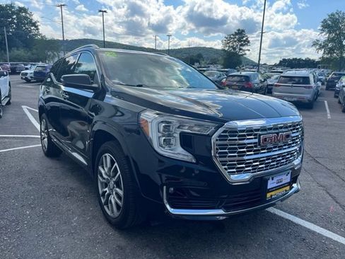 Used 2023 GMC Terrain Denali w/ LPO, Floor Liner Package AWD/4WD image 6