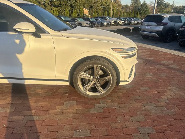 Used 2022 Genesis GV70 3.5T Sport w/ Sport Prestige Package AWD/4WD image 17