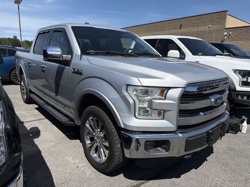 Used 2016 Ford F150 Lariat w/ Equipment Group 502A Luxury AWD/4WD image 2