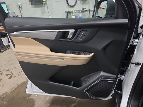 New 2026 Buick Enclave Preferred w/ LPO, Floor Liner Package image 30