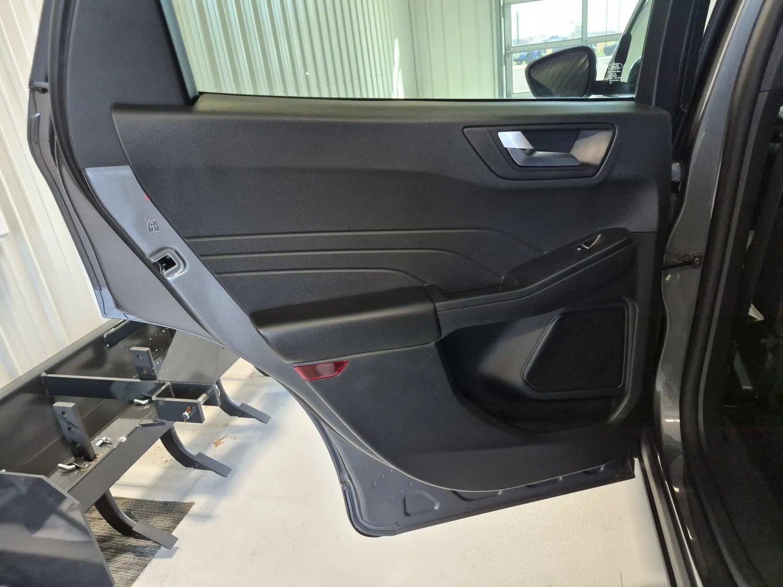 Used 2025 Ford Escape ST-Line Select AWD/4WD image 30