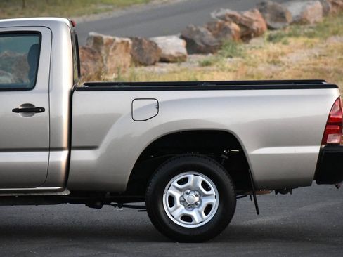 Used 2005 Toyota Tacoma 2WD Regular Cab image 18