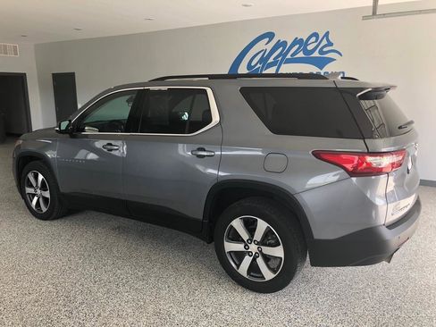 Used 2019 Chevrolet Traverse LT w/ LT Premium Package AWD/4WD image 2