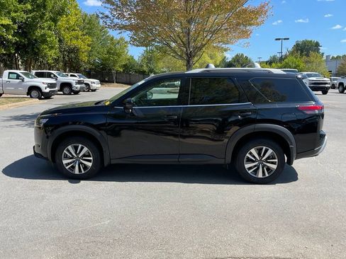Used 2025 Nissan Pathfinder SL AWD/4WD image 4
