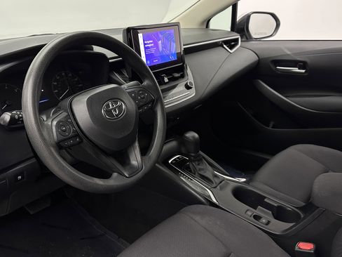 Used 2024 Toyota Corolla LE FWD image 8